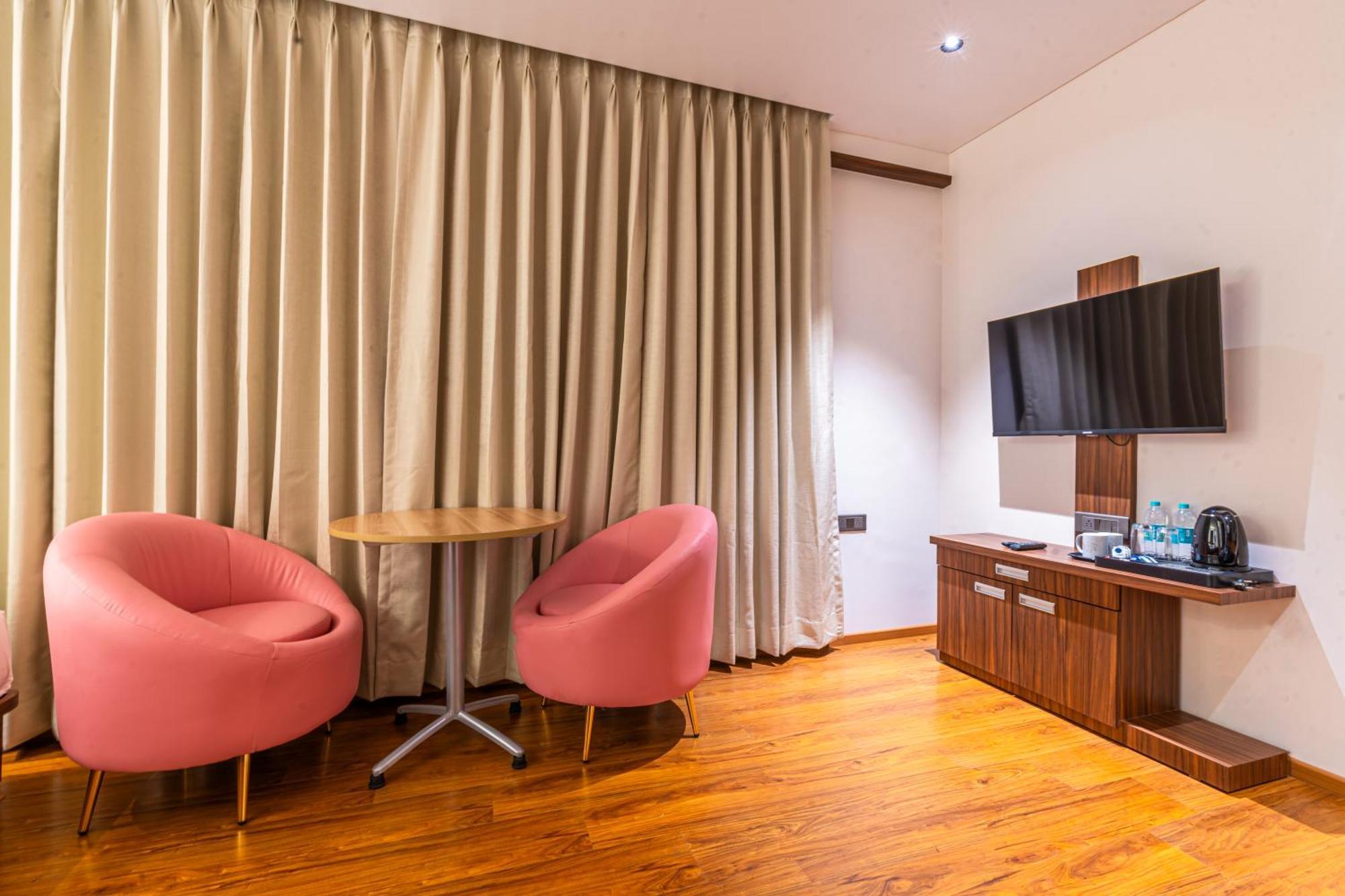 Treebo Premium Heritage Grand -Majiwada Тхане Экстерьер фото