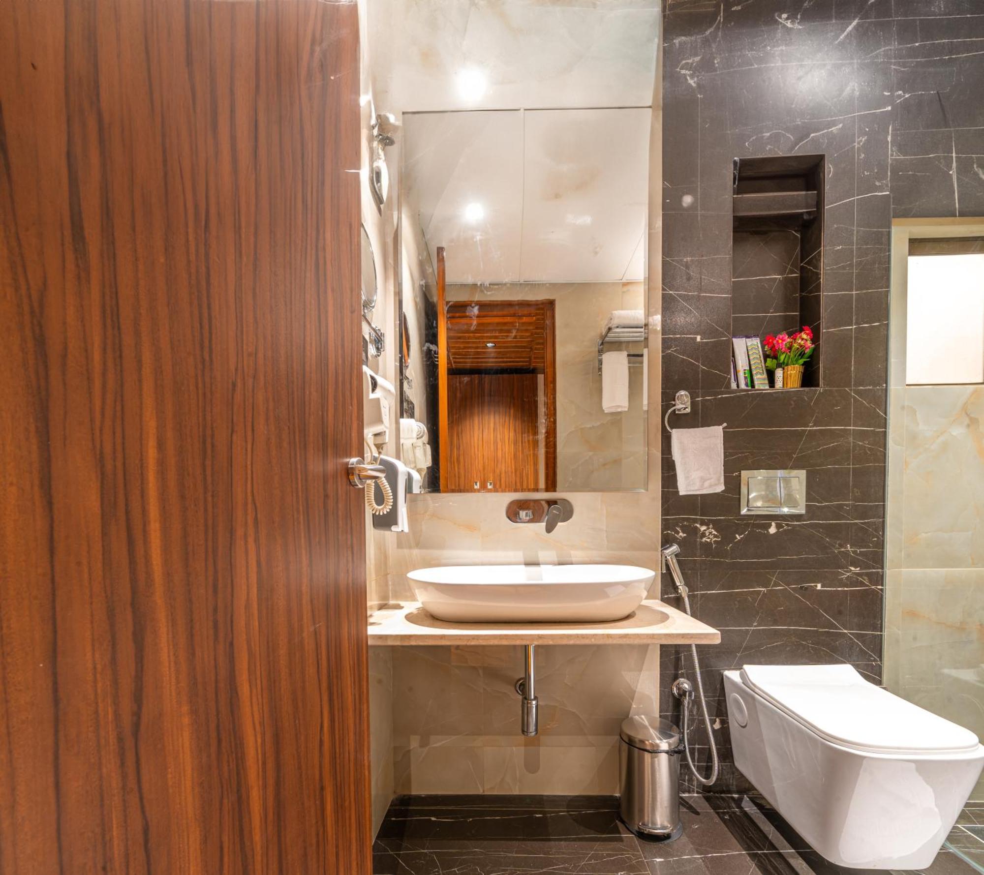 Treebo Premium Heritage Grand -Majiwada Тхане Экстерьер фото